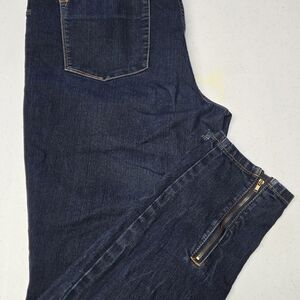 Womens's Dark Blue Jeans